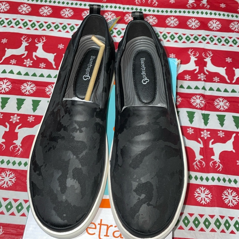 Ladies baretrap shoes